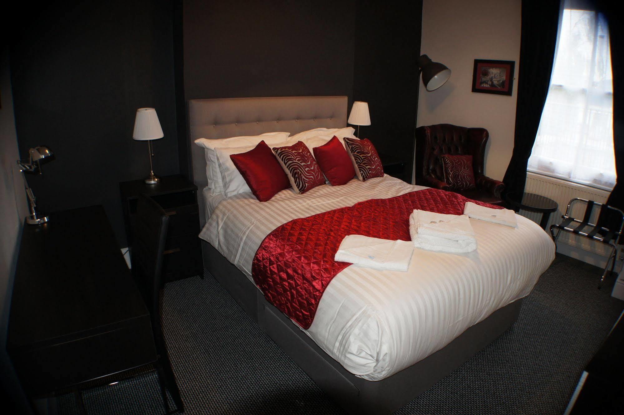 Hotel Grand Junction Arms à Londres Extérieur photo
