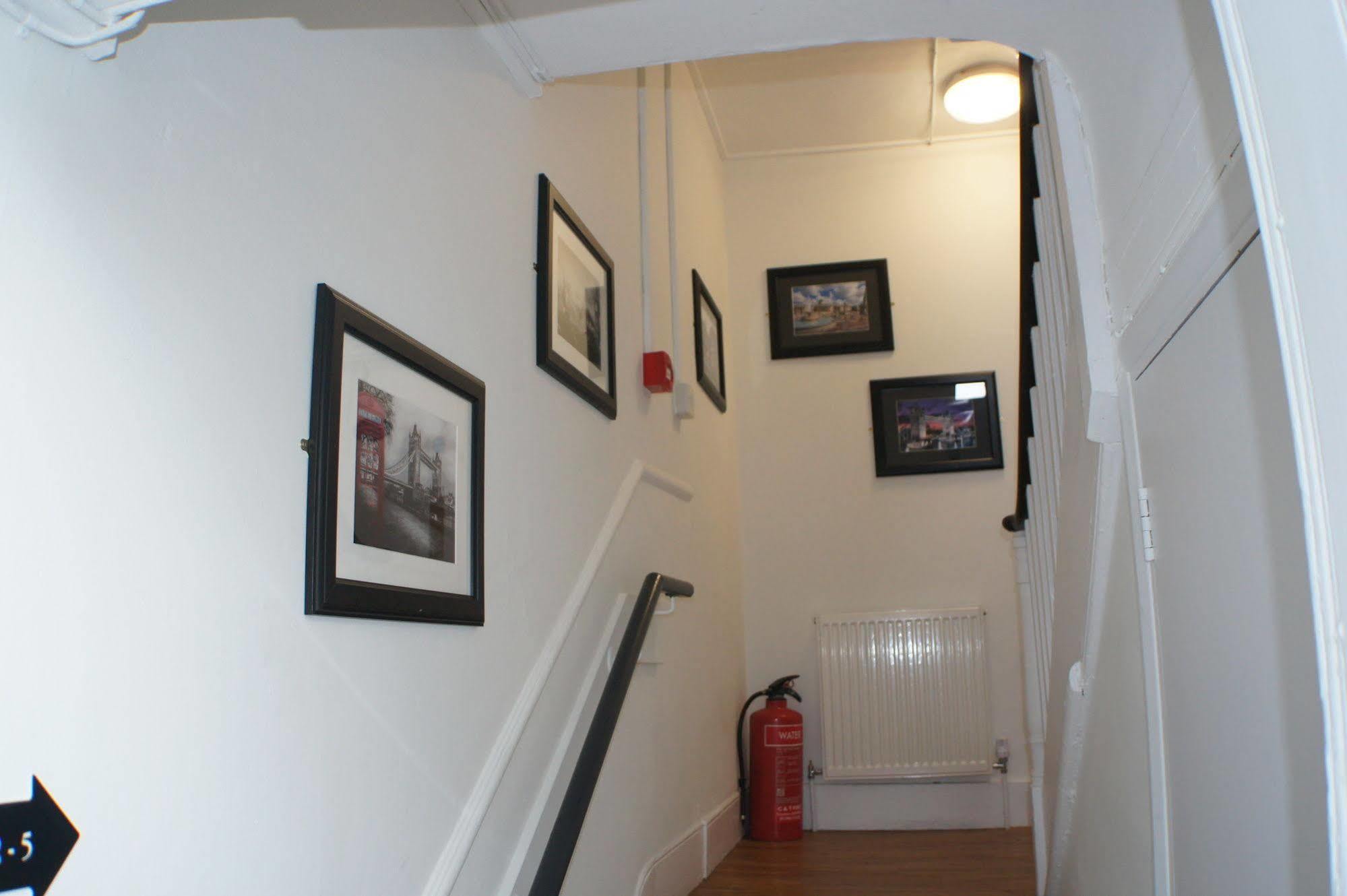Hotel Grand Junction Arms à Londres Extérieur photo